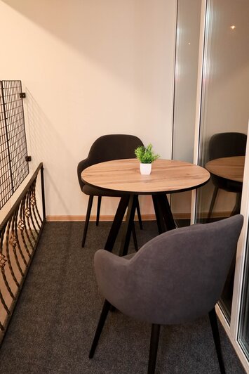 зал зона у окна 1