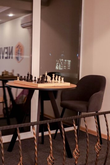 зона у окна 2